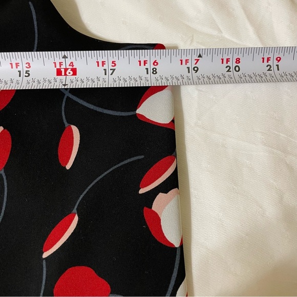 LOFT Black and White Sleeveless Tank Top - Picture 6 of 7